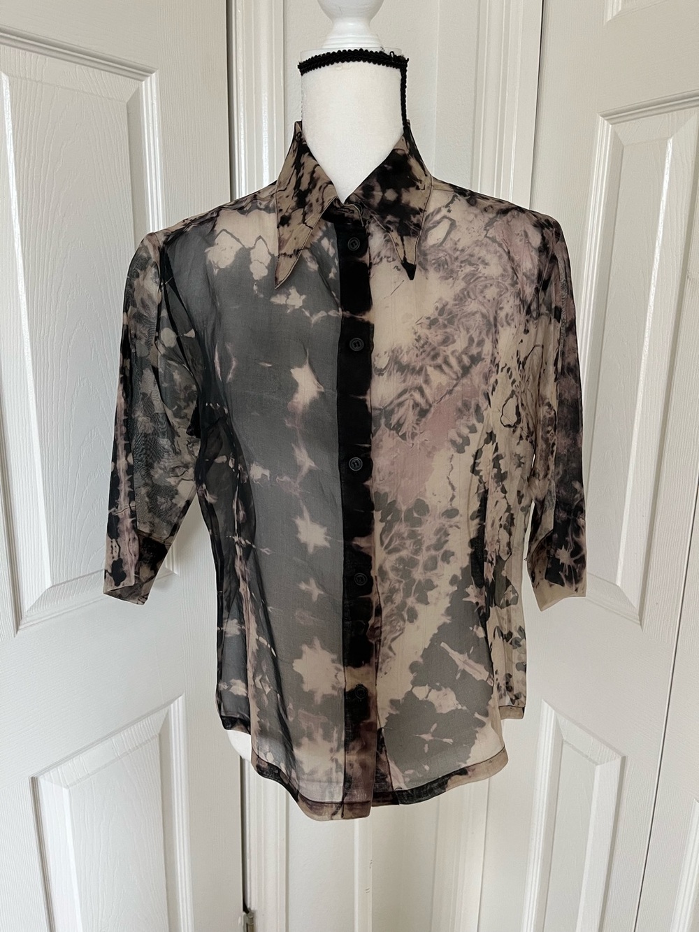 Heyne Bogut Sheer Brown & Tan Abstract Art Tie Dye Button Blouse. Size 3